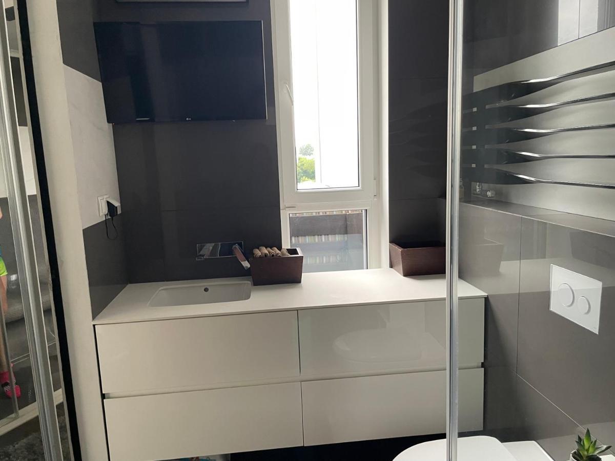 3Bedroom Smarthome Apartment Zielona Gora  Exterior photo